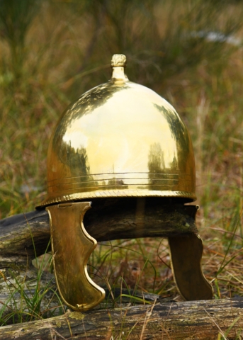 Ulfberth, Republican Montefortino helmet, Messing - Front